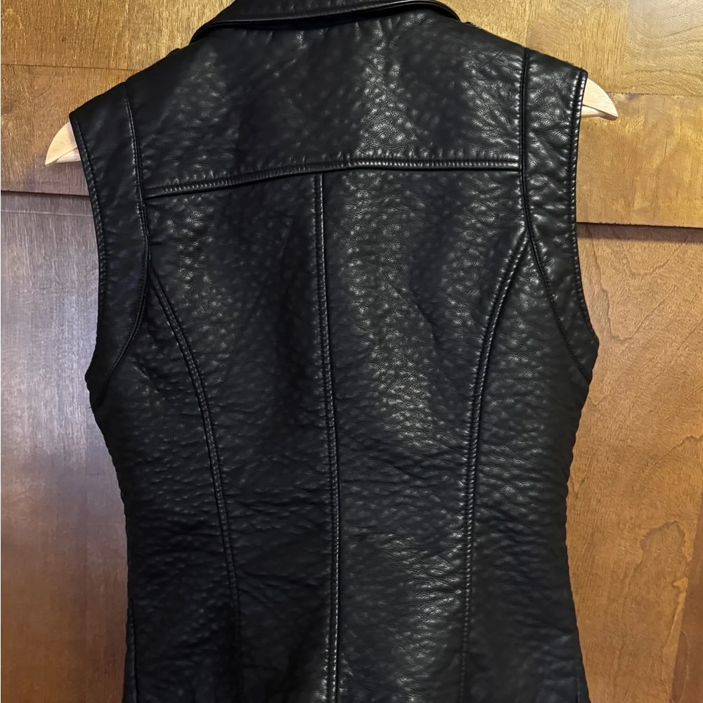 Blanc Noir Women's Quilted Black Vest - Picture 3 of 8